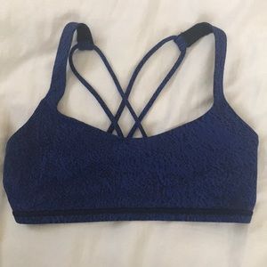 Worn once lululemon bra free to be size 6
